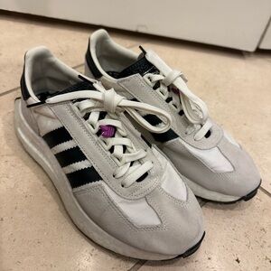 Adidas Retrophy, size 7.5 - New without box